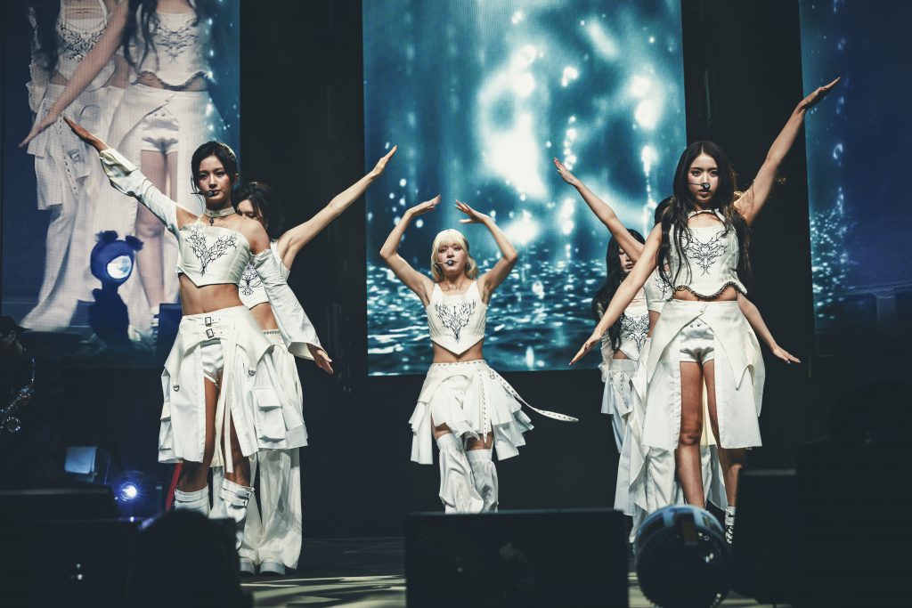 Alvaro Carlier, NMIXX