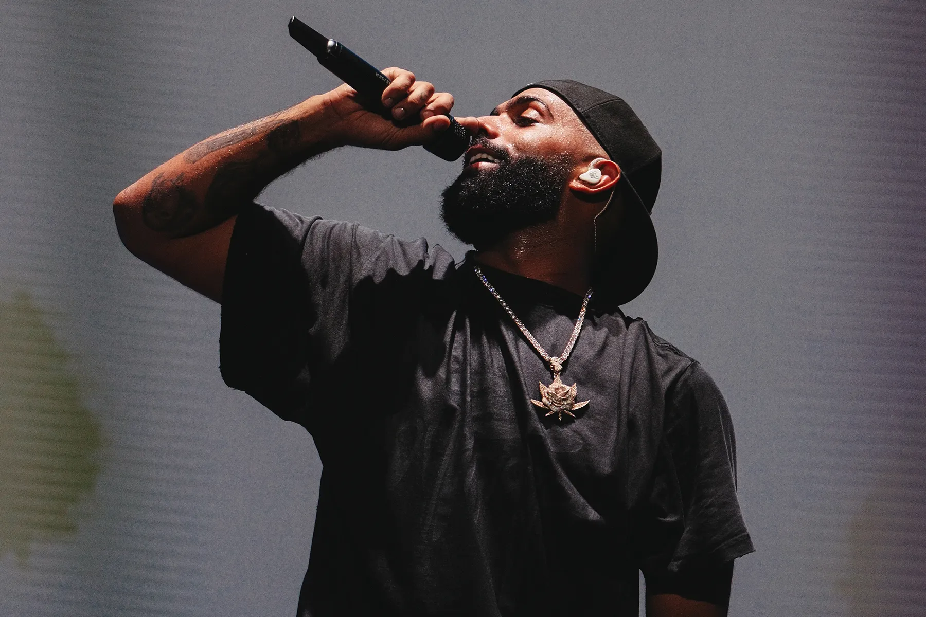 Eladio Carrión: el universo DON KBRN aterriza en Tenerife