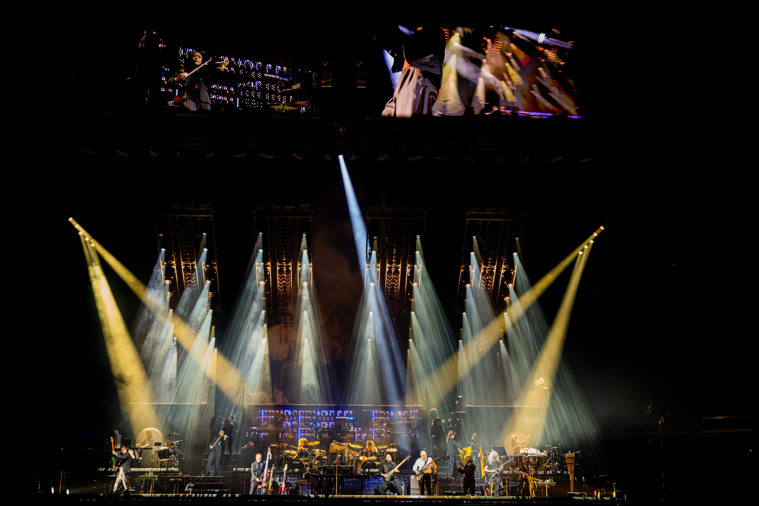 Hans Zimmer conquista el Roig Arena con el espectáculo más descomunal que ha pisado este recinto hasta ahora