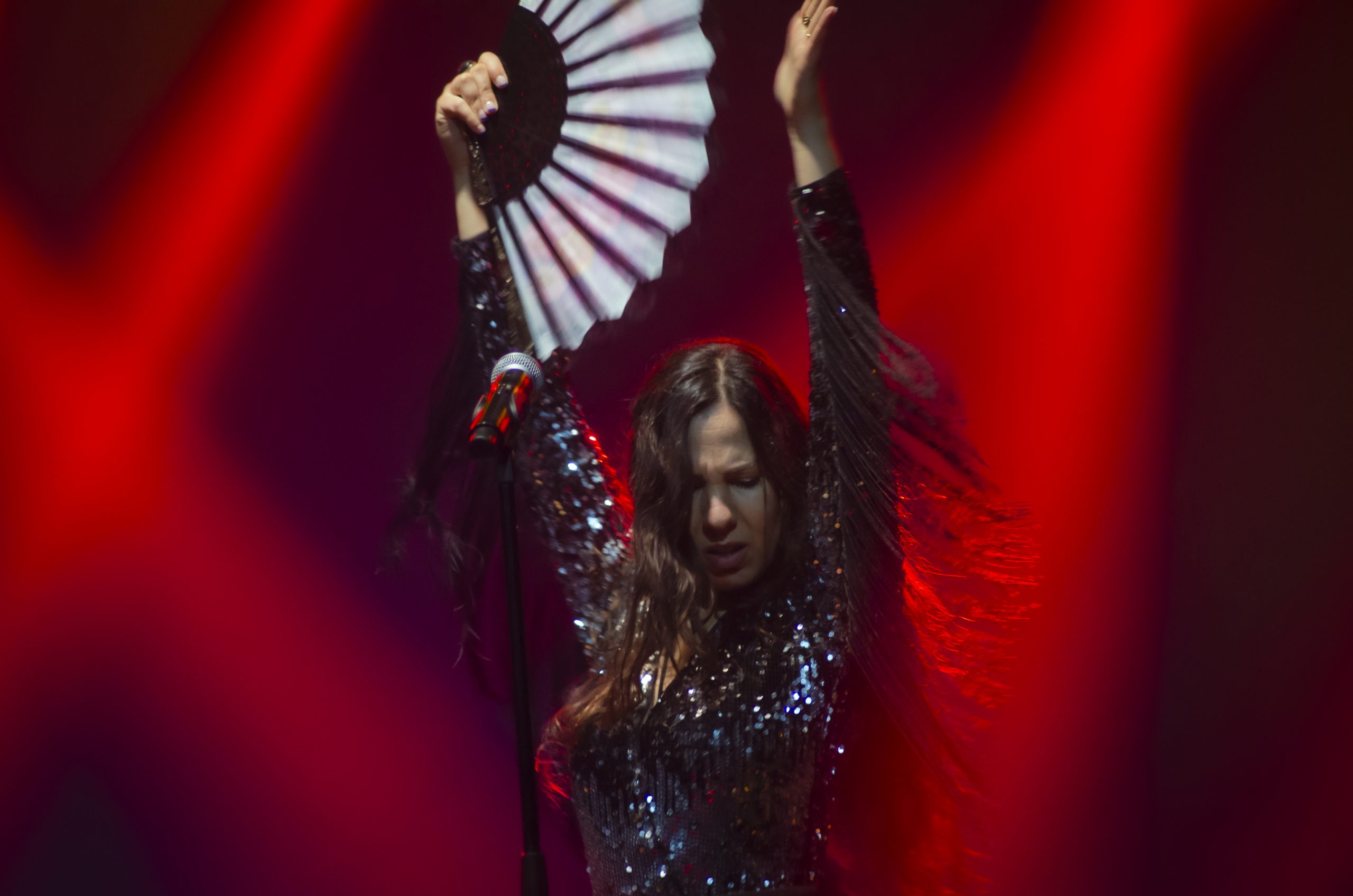 Lucía Espín convierte la Sala Villanos en Ítaca en la puesta de largo de su primer EP