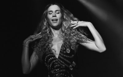 Joss Stone demuestra en La Riviera que la excelencia es parte de su rutina