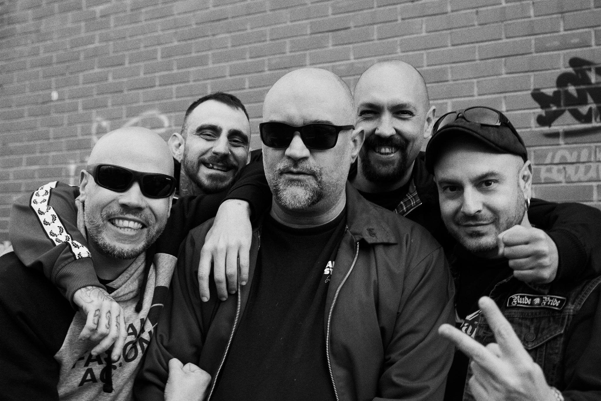 Kaos Urbano sorprende con su nuevo single «En Tierra De Nadie»