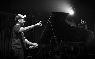 Álex Conde indulta al Blue Monday en Villanos