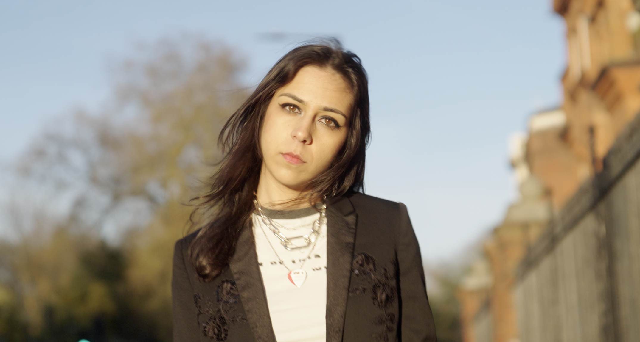 Nadia Sheikh estrena «Memories», su último single, después del éxito de la super pegadiza «How To Lose a Friend»
