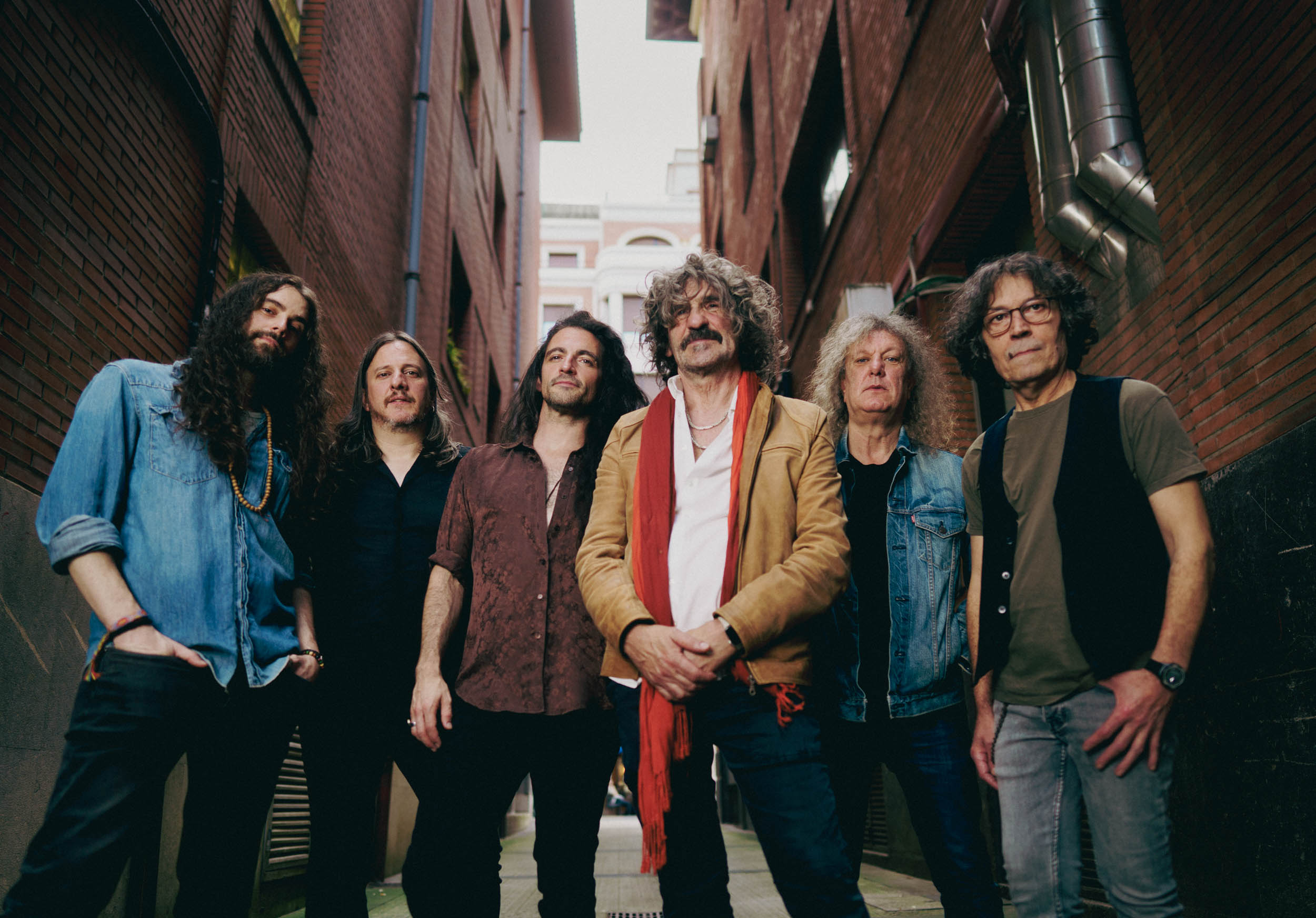 Rebrote arrasa en su inicio de gira