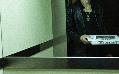 Ron Deris presenta «Solo Un Día (Live)», una interpretación cruda y visceral desde el escenario