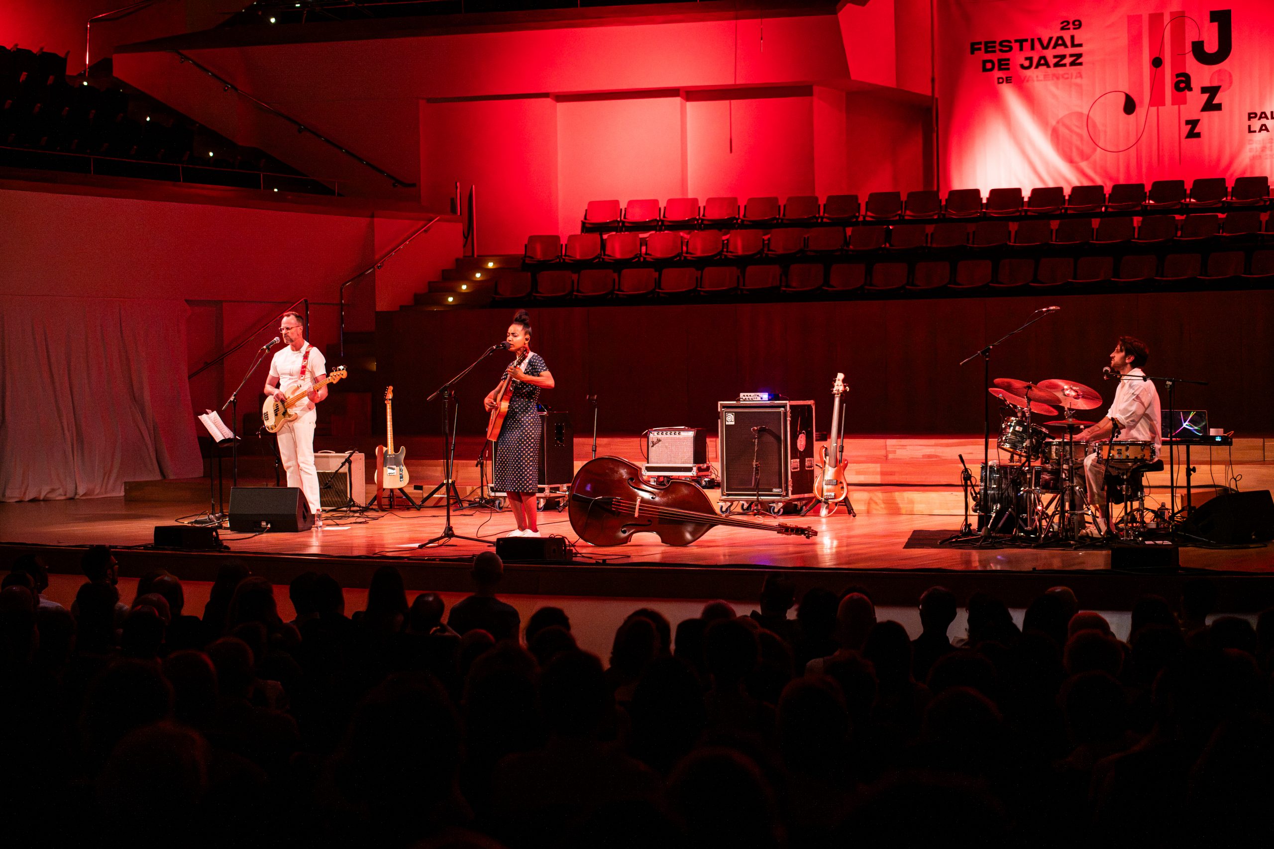 Esperanza Spalding y José James brillan en el Festival de Jazz de València