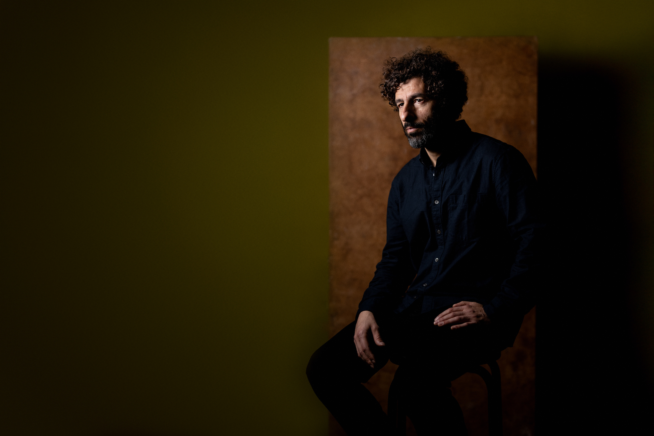 José González anuncia el lanzamiento de su esperado quinto álbum Against the Dying of the Light con el nuevo single homónimo