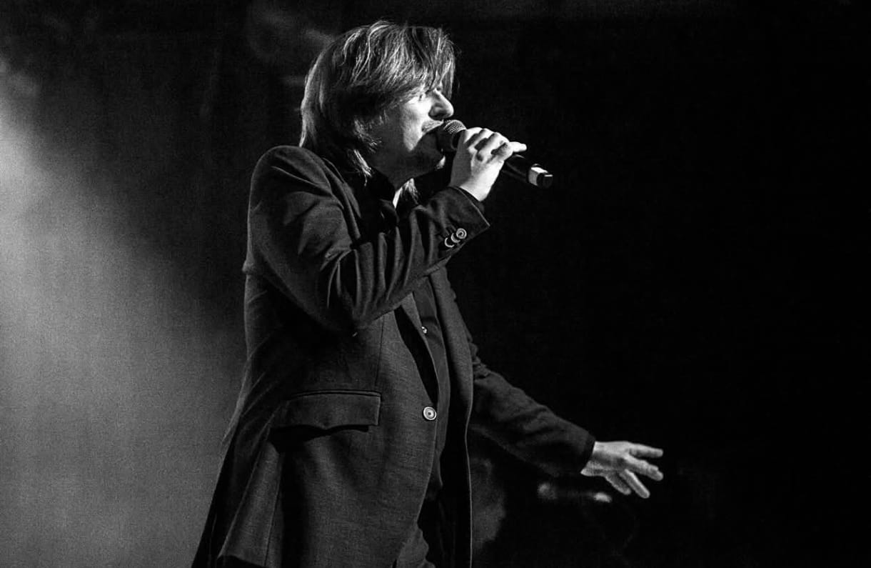 Nacho Vegas hace vibrar Sevilla con sus “Vidas Semipreciosas”