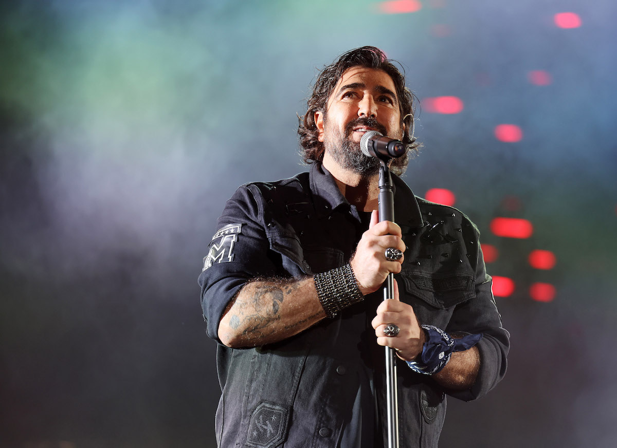 Antonio Orozco: La voz rota que desgarra el alma de la Real Maestranza de Sevilla.