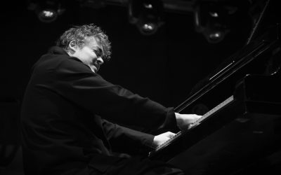 Juan Sebastián presenta ‘Solo’ en Villanos: una celebración íntima al piano